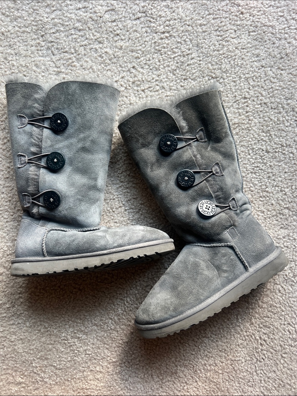 UGG Bailey Button Triplet II boots - Size 7 - Grey